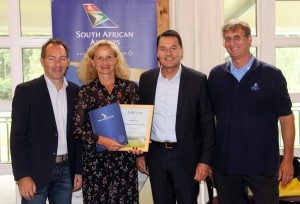 Sieger in der Kategorie "print" Golfclub Lichtenau-Weickershof. Von links: Ralf Exel, Birgit Mehl, Michael Bentele (South African Airways) und Dr. Bernhard Obst.